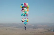 Przymocował do krzesła ogrodowego balony i przeleciał 25 km nad Afryką