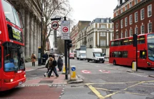 Londyn walczy o czyste powietrze. Dodatkowe opłaty dla starych aut