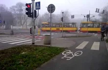 Ten sam kierunek - 10 sekund zielonego dla rowerów, 30 sekund dla pieszych