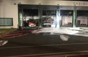 Pożar remizy strażackiej! Spłonął wóz strażacki i samochód dowodzenia!