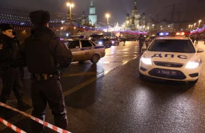 Podejrzany o zabójstwo Niemcowa wysadzić się w powietrze granatem.