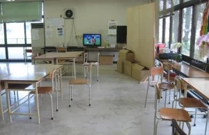 Ponad 200 ewakuowanych z Futaba-machi wciąż żyje w szkolnych klasach