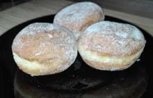 Przepis na smaczne, domowe pączki