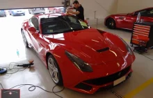 Fotorelacja z przygotowań do otwarcia nowego salonu Ferrari w Katowicach