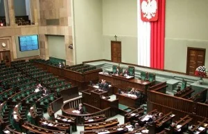 Sejm zarżnie polską gospodarkę - stawka minimalna dla umów o dzieło