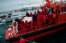Hiszpańska straż przybrzeżna przemyca migrantów z Afryki do Europy!