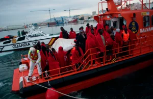 Hiszpańska straż przybrzeżna przemyca migrantów z Afryki do Europy!