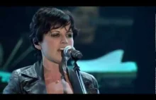 Dolores O'Riordan & Sinfonia Varsovia - "Zombie"