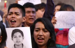 Meksyk: Odkryto nowe zbiorowe groby. Za zaginięciem studentów stoi policja?