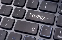 Jak walczyć o prywatność w internecie? Zbiórką pieniędzy... i słodką zemstą
