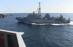 Ruski okręt wojenny ściga amerykanskiego niszczyciela, niemal doprowadzając do..