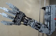 Polak zbudował protezę ręki z LEGO [wideo]