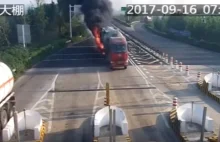 Kierowca pędził płonącą ciężarówką po autostradzie, licząc na pomoc w ugaszeniu