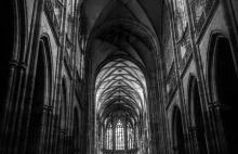 Gotyckie katedry i kaplice z czaszek, czyli Praga i Kutna Hora
