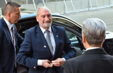 Macierewicz zwodził media miesiącami. MON demaskuje kłamstwo ministra