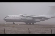 Lądowanie samolotu przy gęstej mgle na Słowacji