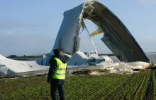 Skutki przejścia mini tornada koło turbin wiatrowych - Francja