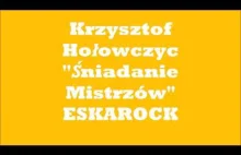 Hołowczyc naśladuje dźwięki silników.