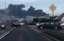 Wielki pożar hali produkcyjnej koło Turku [WIDEO] [ZDJĘCIA] - Polsat News