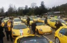 W Wielkiej Brytanii setki żółty samochód