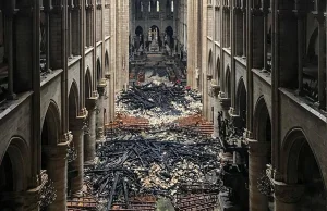 Tak wygląda wnętrze katedry Notre-Dame po pożarze [foto i wideo