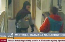 Jeździł w stroju Batmana na dachu radiowozu. 30-letni Jacek Literski...