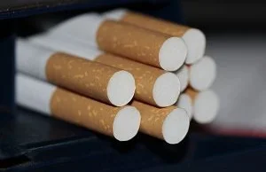Przywożenie papierosów z Polski do UK w celu odsprzedaży jest przestępstwem
