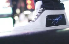 These sneakers change design with the touch of your smartphone