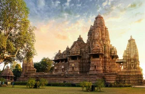 Khajuraho – świątynie codzienności i Kamasutry