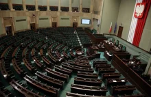 Sejmowi "podróżnicy" nie chcą tłumaczyć się z wyjazdów