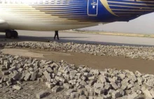 Pakistańscy mechanicy lotniczy przez swoją głupotę zniszczyli samolot