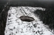 W Rosji... zawaliła się ziemia tworząc wielką dziurę