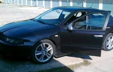 Skradziono auto: Seat Leon LC 48755 19 II 2016 Prośba o efekt wykop.