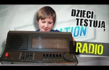 Dzieci testują: klasyczny radioodbiornik a rodzice wspominają.