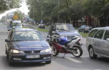Wypadek na Kopcińskiego w Łodzi. Nie żyje motocyklista