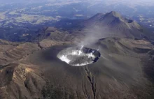 Potężna erupcja wulkanu w Japonii. "Głazy lecą z nieba (...)" [ZOBACZ WIDEO