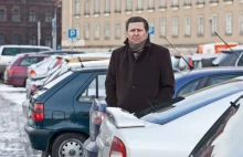 Za odholowane przez straż miejską auto ma zapłacić ponad 13 tysięcy złotych