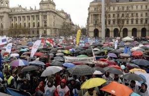 "Orban precz!" - tysiące protestowały w Budapeszcie przeciwko zmianom w oświacie