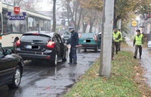 Znieczulica wciąż króluje. Upozorowali wypadek by sprawdzić kto się...