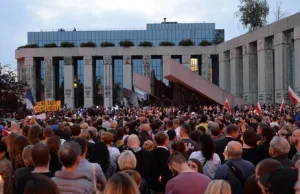 Dziekani wydziałów prawa 9 uniwersytetów krytykują reformę sądownictwa