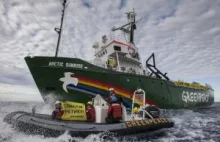 Rosja skonfskuje statek Greenpeace? Rozważają to