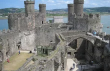 Średniowieczny zamek Conwy w Walii