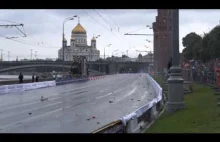Kobayashi rozbija bolid Ferrari na pokazie w Moskwie