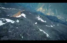 Wingsuit - niesamowity przelot w szwajcarskich Alpach.