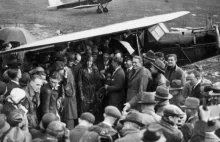 Amelia Earhart przeżyła katastrofę? Najsłynniejsza pilotka mogła umrzeć na...