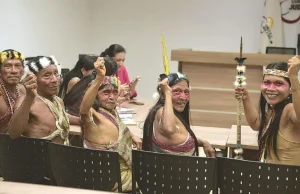 Plemię z amazonii wygrywa w sądzie z koncernem wydobywającym ropę