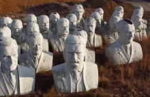 43 wielkie popiersia prezydentów USA stoją w szczerym polu <ViDEO>