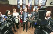 Słupsk: Prezydent Robert Biedroń zwalnia urzędników (wideo