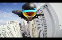 Lot w kombinezonie wingsuit między wieżowcami w Panama City
