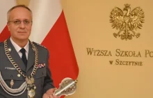 Komendant Wyższej Szkoły Policji w Szczytnie zwolnił ze służby wykładowcę.